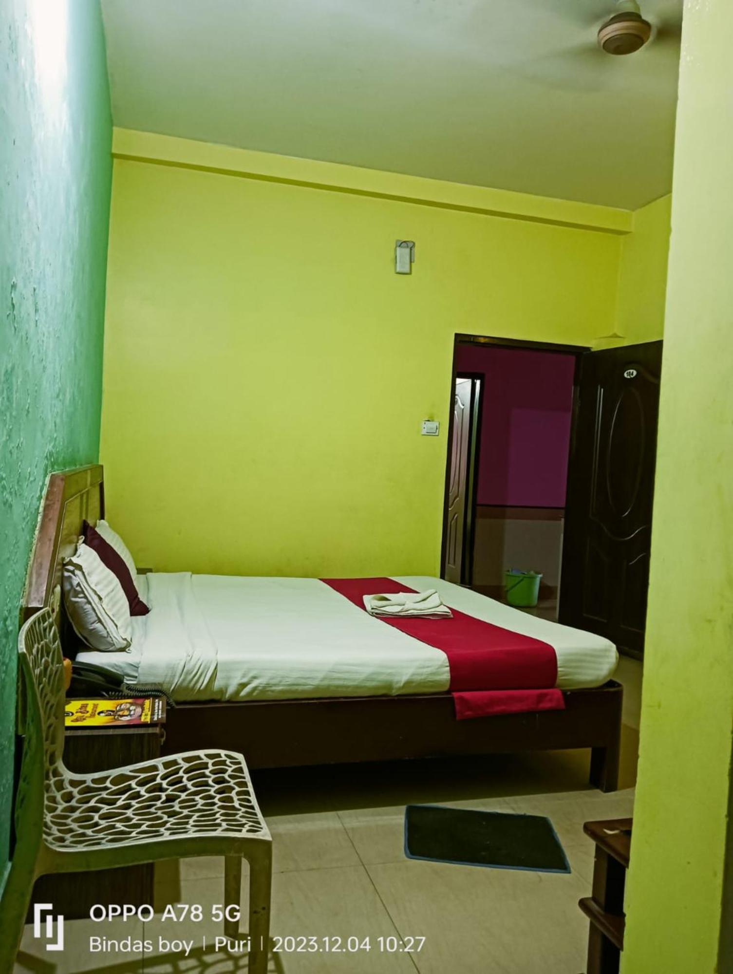 Hotel D2 Holiday Inn -Near Niladri Sea Beach - Puri - Official Verified Buitenkant foto