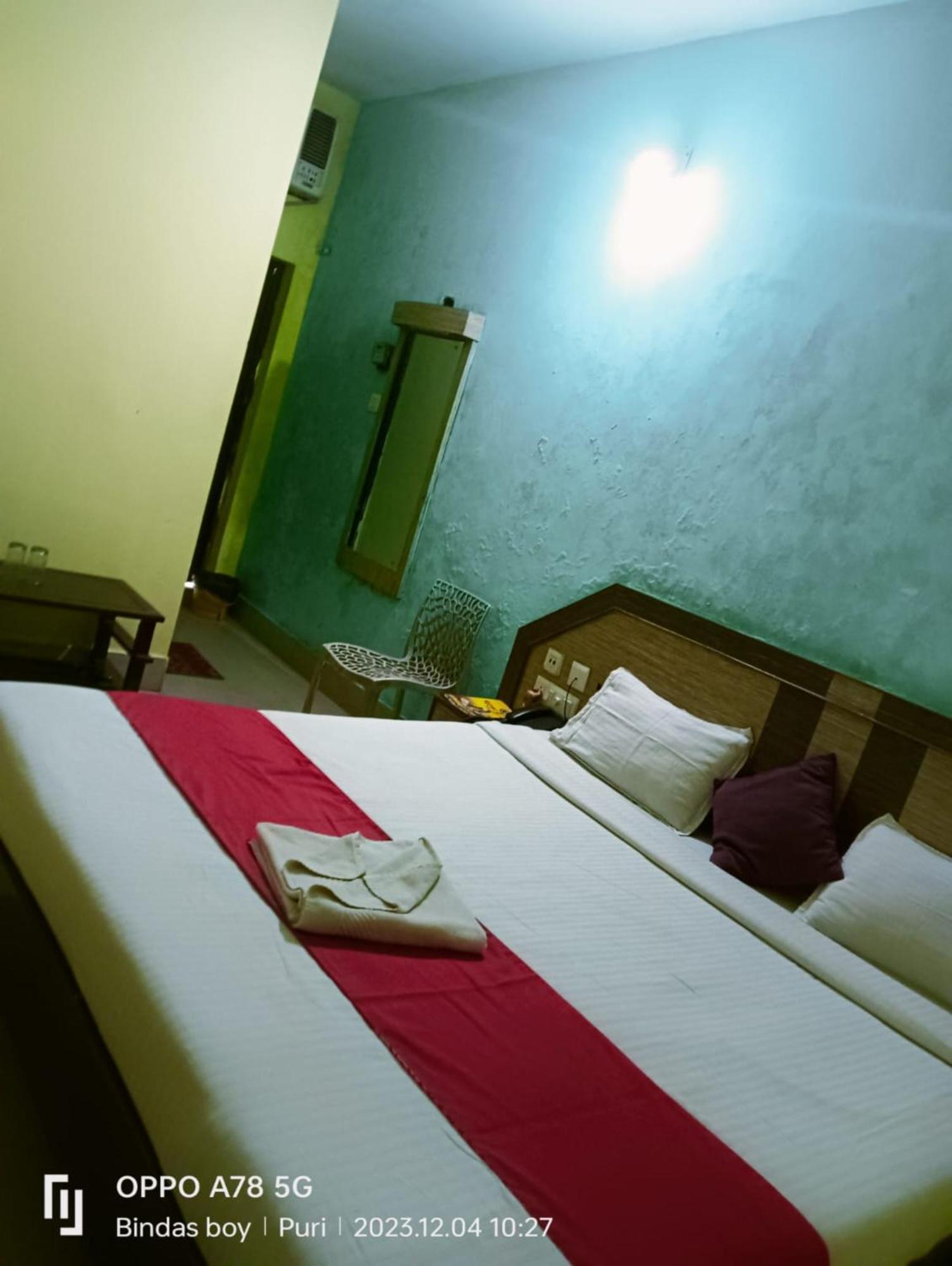 Hotel D2 Holiday Inn -Near Niladri Sea Beach - Puri - Official Verified Buitenkant foto
