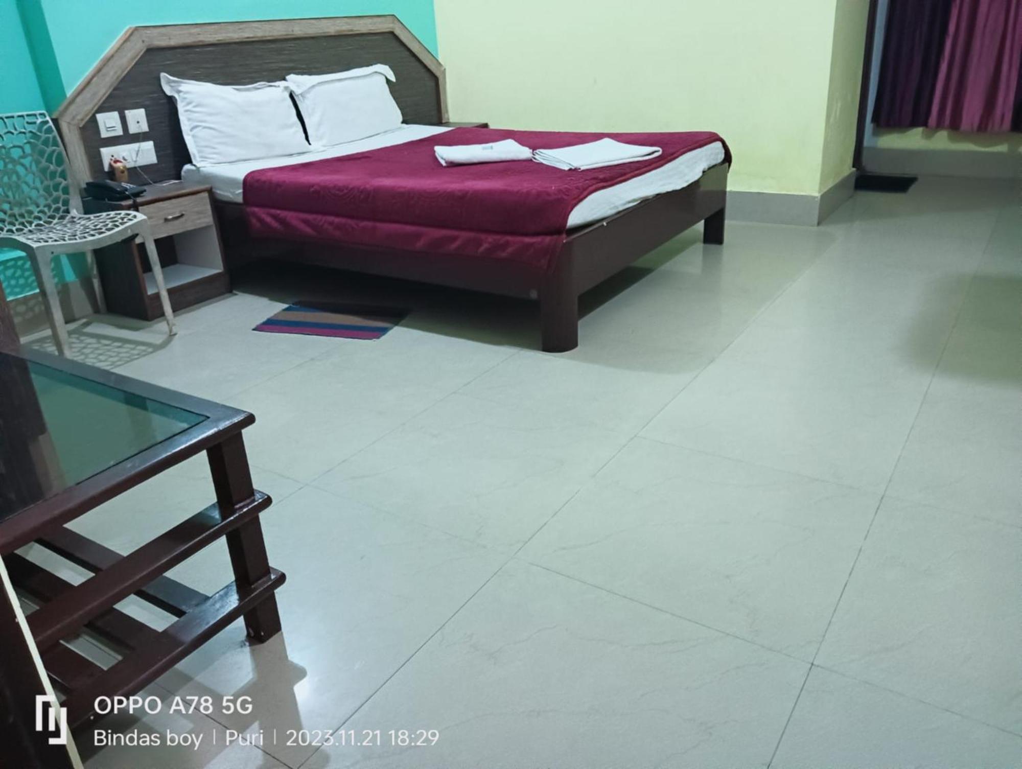Hotel D2 Holiday Inn -Near Niladri Sea Beach - Puri - Official Verified Buitenkant foto