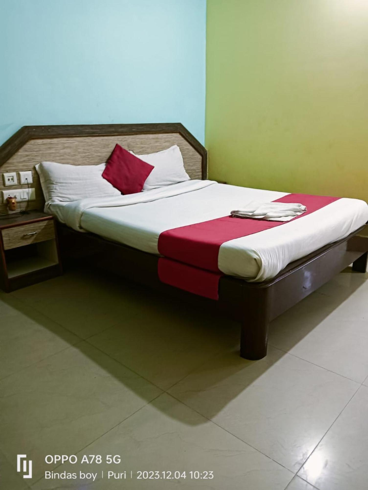 Hotel D2 Holiday Inn -Near Niladri Sea Beach - Puri - Official Verified Buitenkant foto