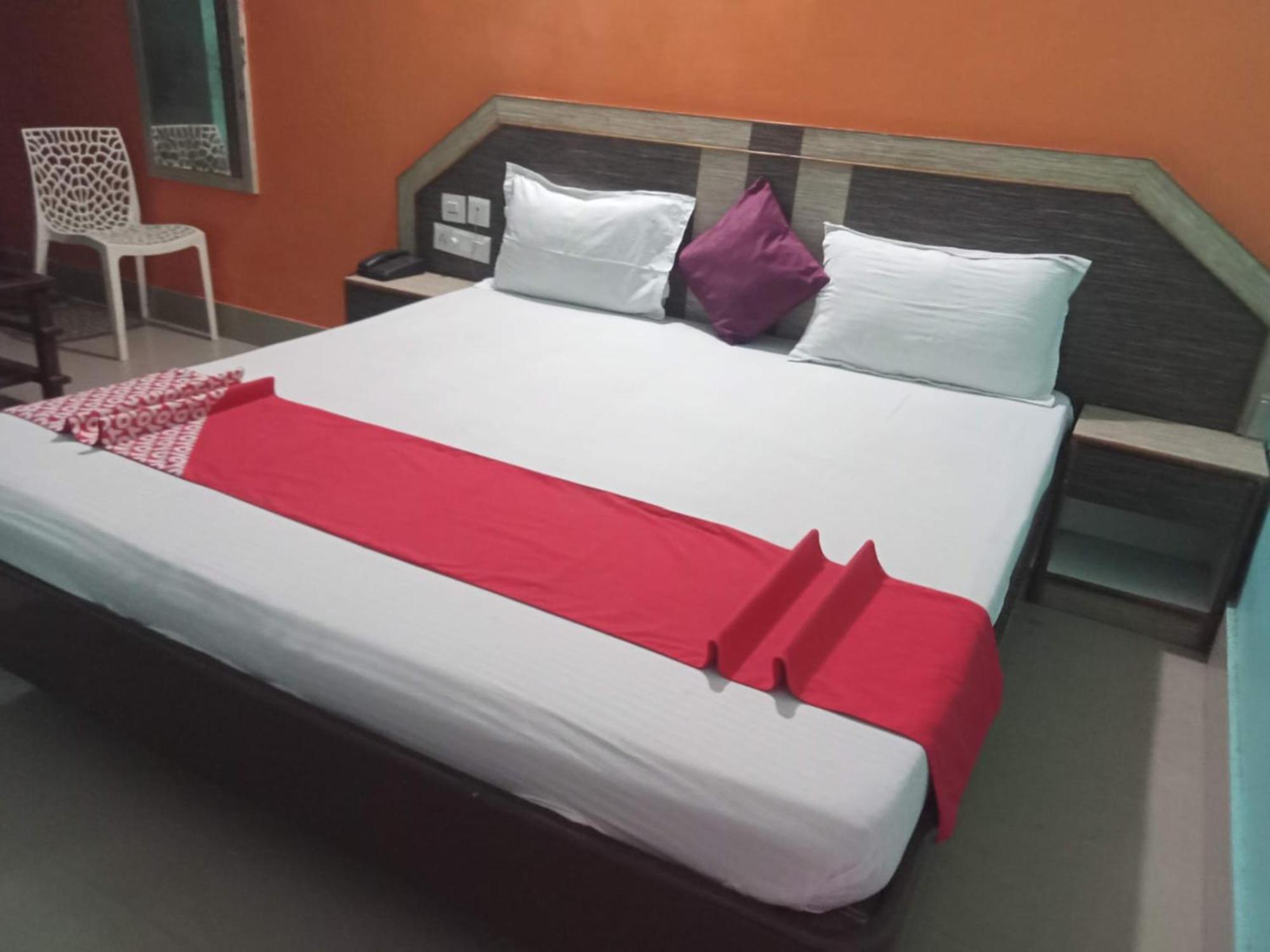 Hotel D2 Holiday Inn -Near Niladri Sea Beach - Puri - Official Verified Buitenkant foto