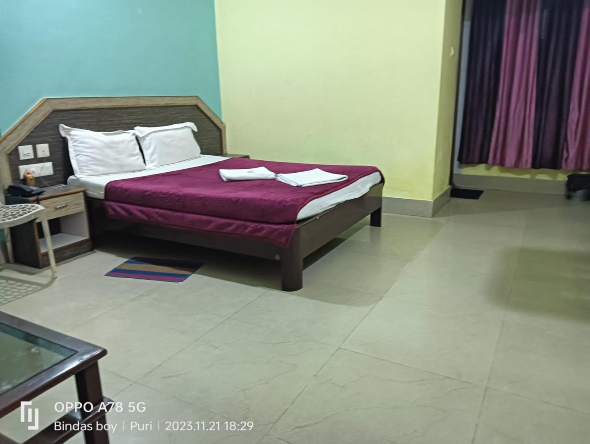 Hotel D2 Holiday Inn -Near Niladri Sea Beach - Puri - Official Verified Buitenkant foto
